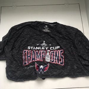 Authentic NHL cropped nationals Tee 🦒